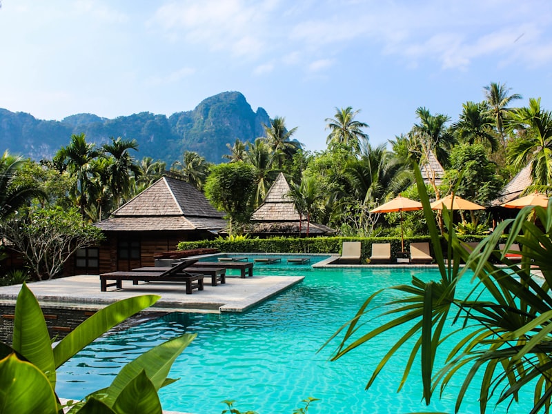 Hotels & Resorts